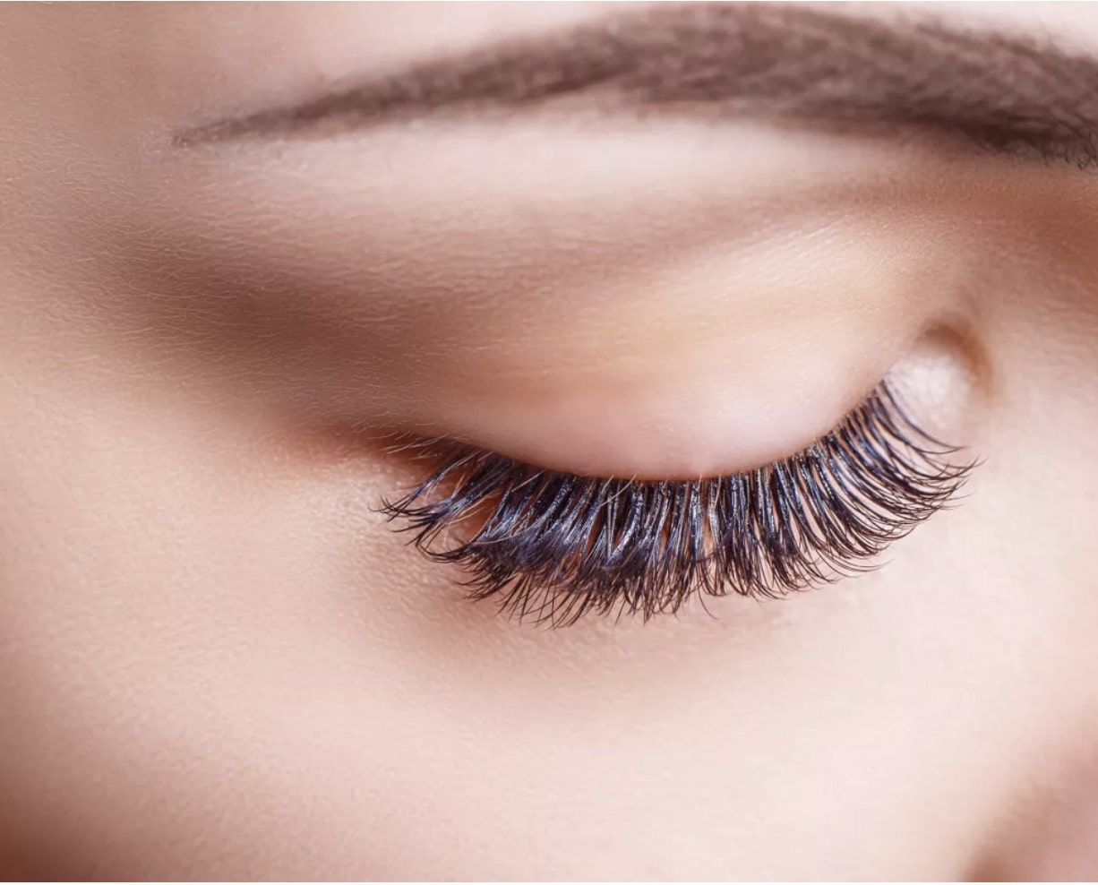 achieving-the-alluring-volume-with-volume-cat-eyelash-extensions-5