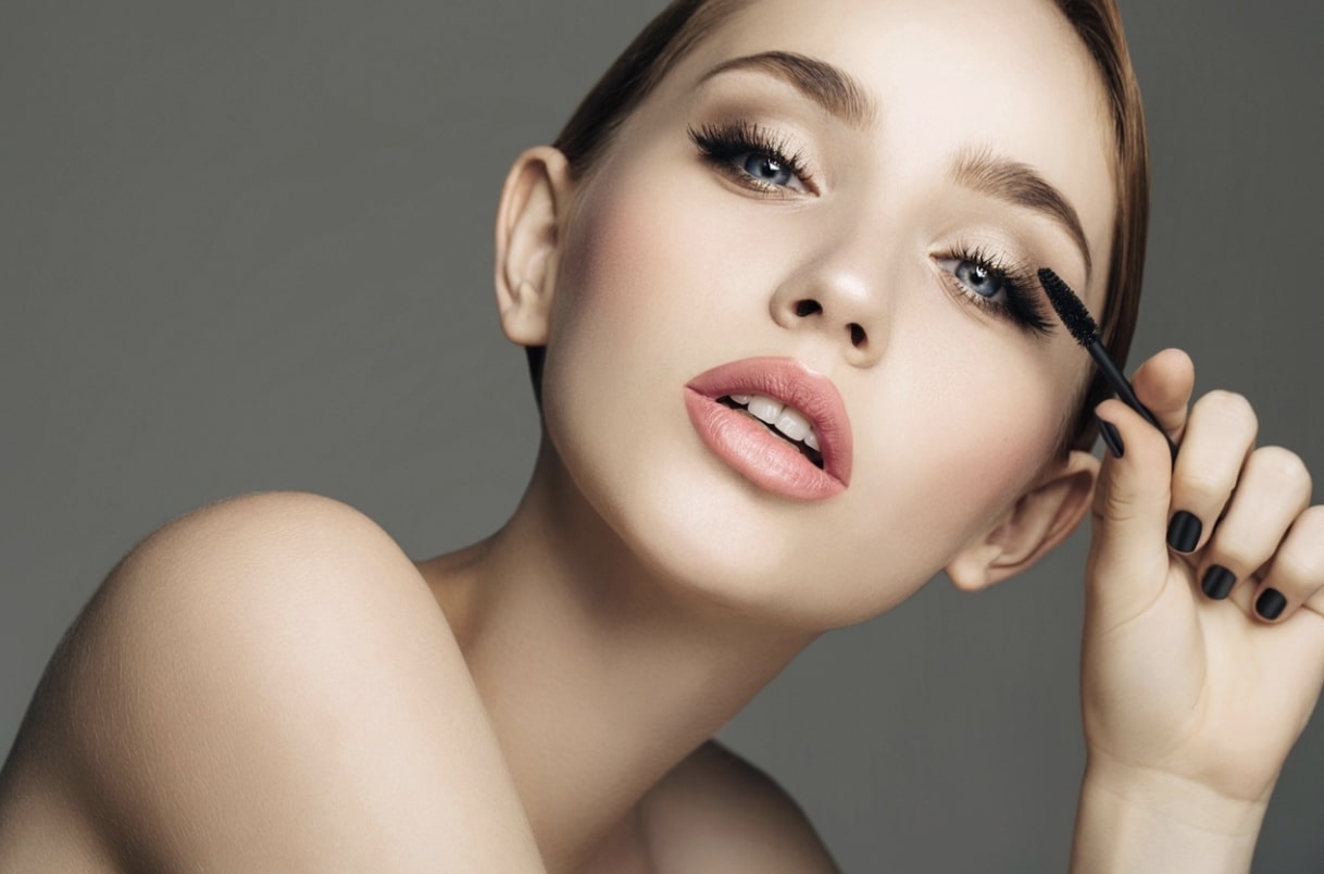 enhancing-beauty-through-the-use-of-natural-eyelash-extensions-4