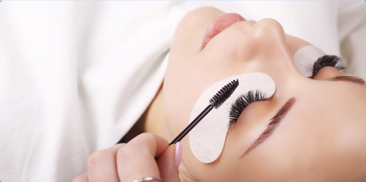 Step By Step Guide To Choose And Apply DIY Eyelash Extensions