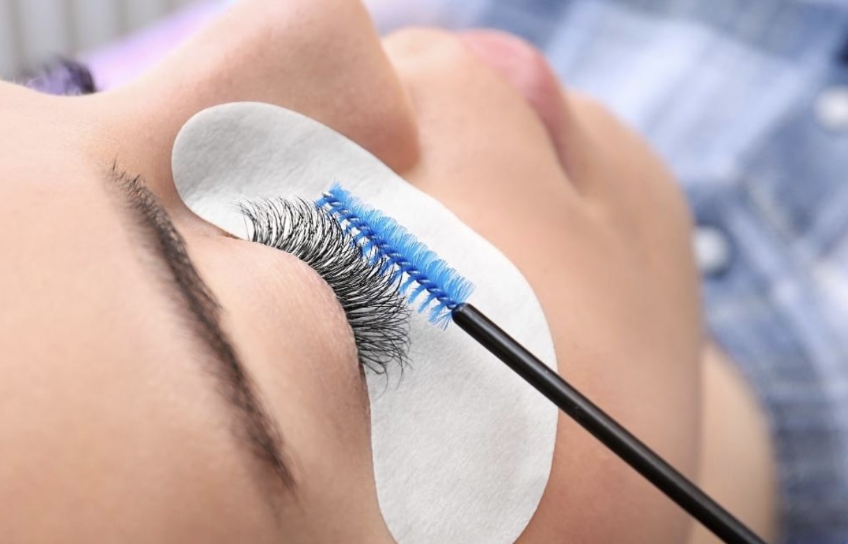 the-ways-to-embrace-timeless-beauty-with-classic-eyelash-extensions-4