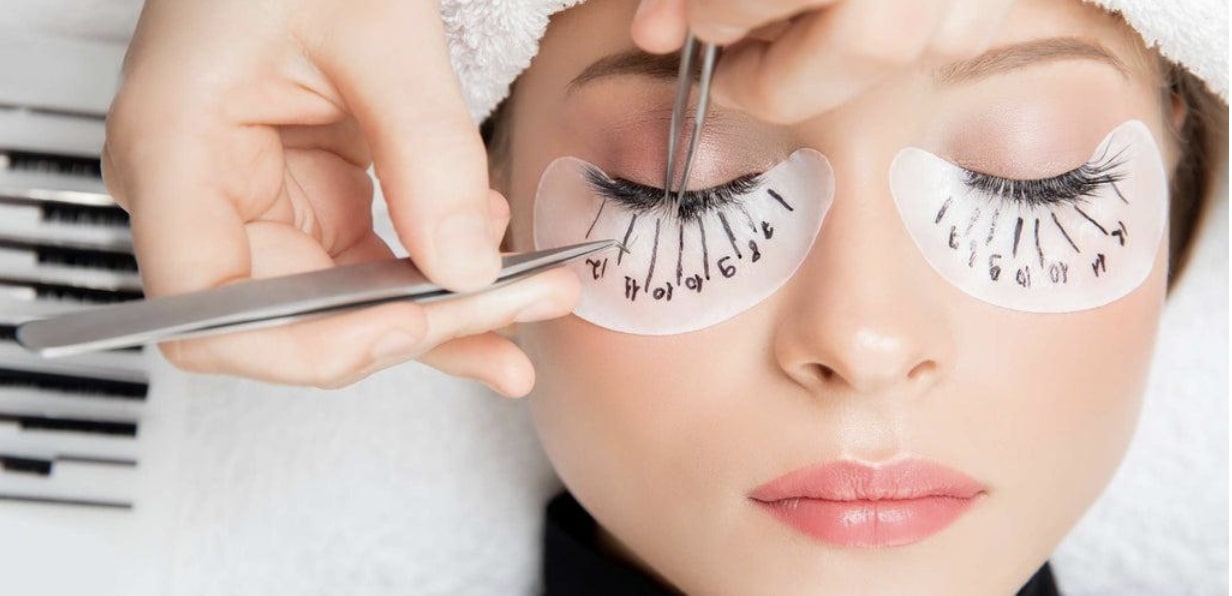 Balancing the Artistry of Classic and Volume Eyelash Extensions