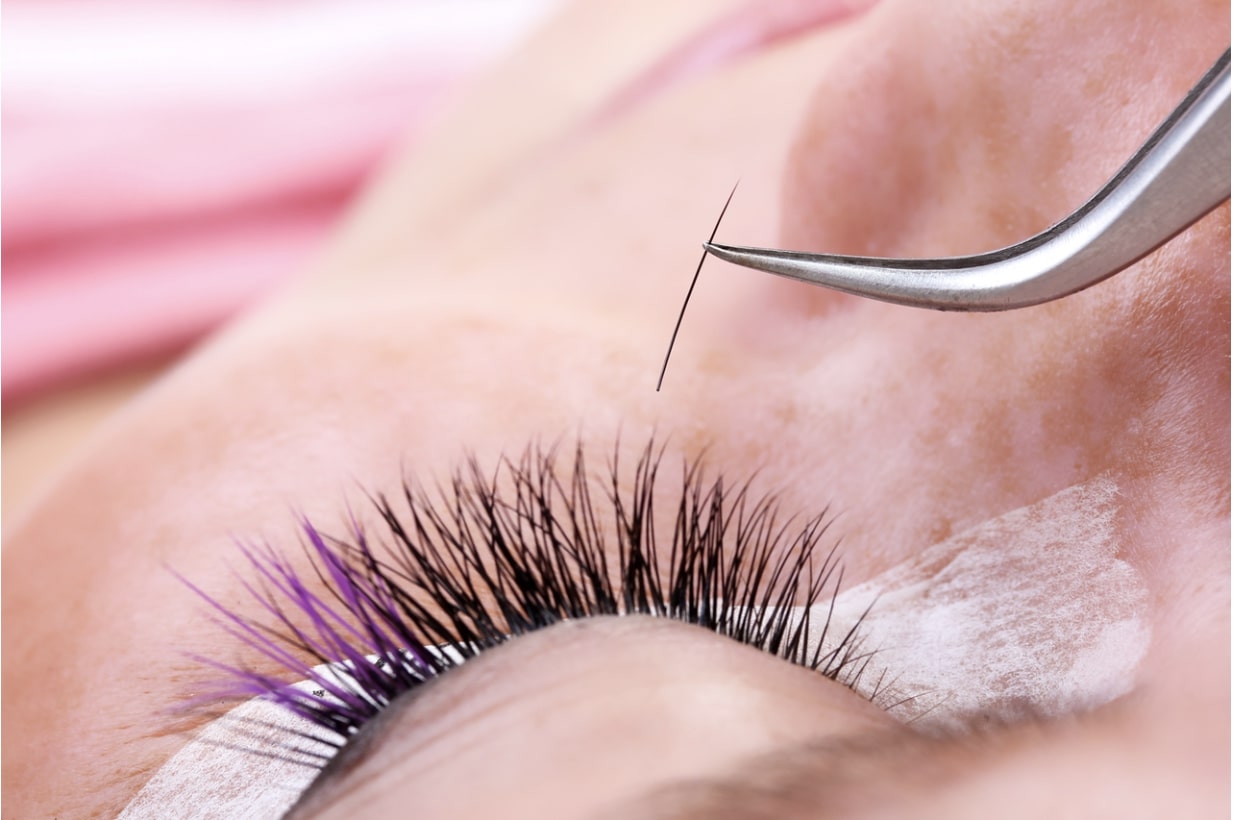 balancing-the-artistry-of-classic-and-volume-eyelash-extension-3