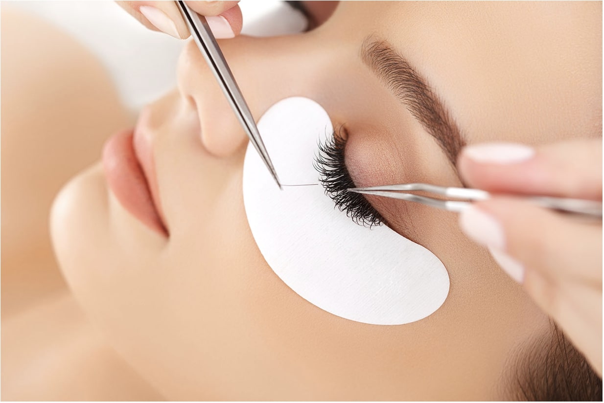 balancing-the-artistry-of-classic-and-volume-eyelash-extension-4