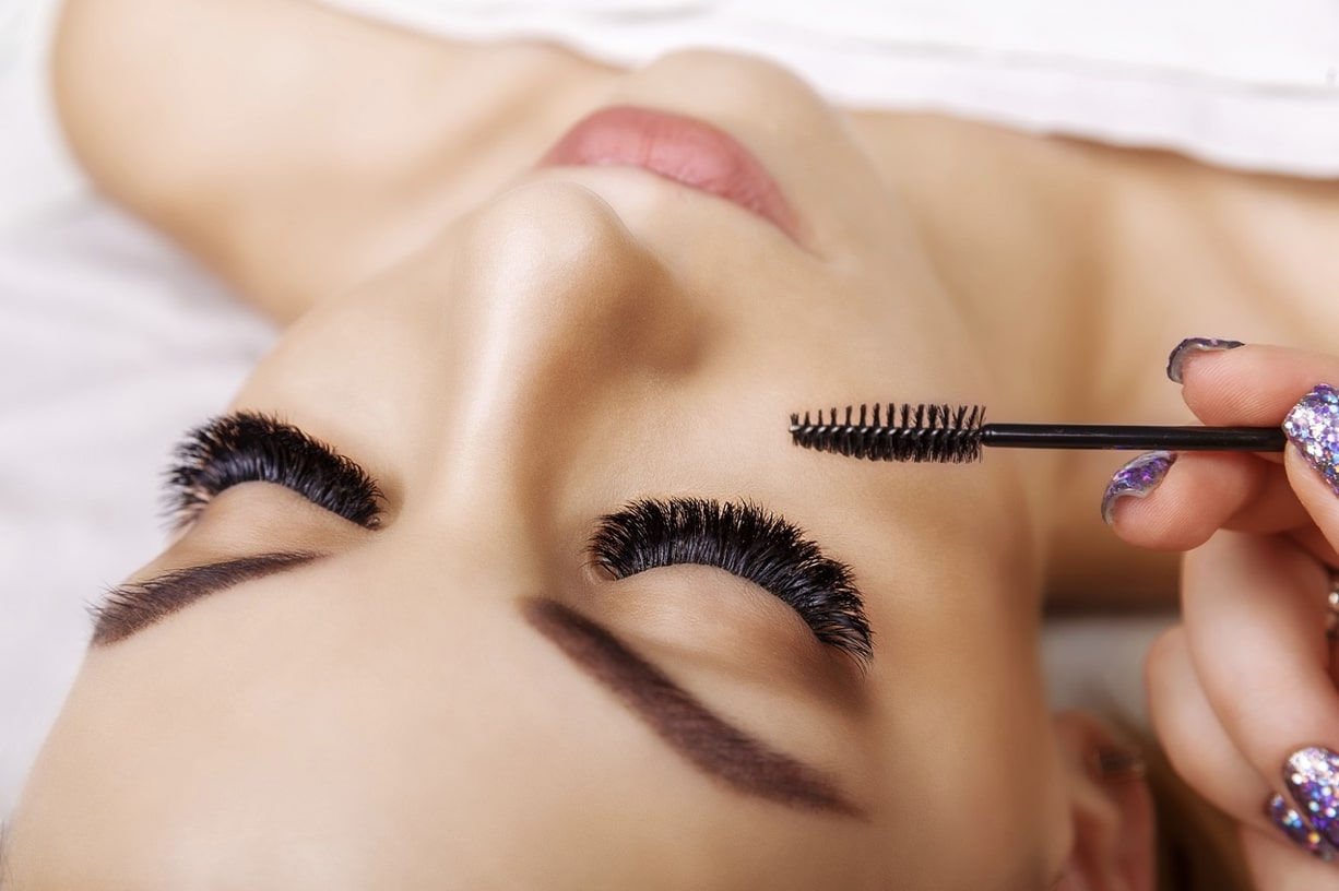 Explore The Art of Lashes with Wispy Hybrid Eyelash Extensions