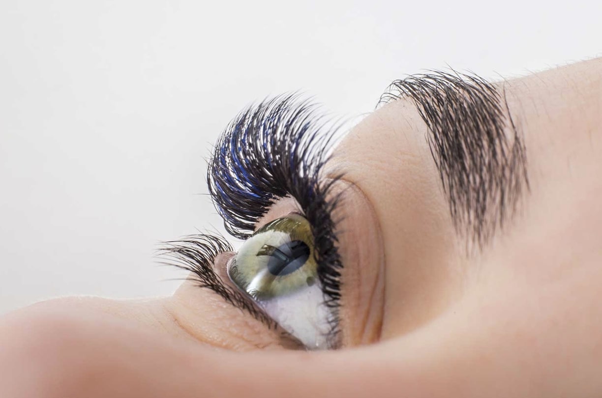 explore-the-art-of-lashes-with-wispy-hybrid-eyelash-extensions-4